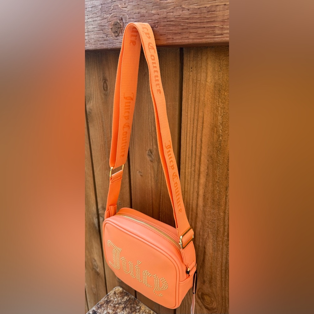 Juicy Couture Obsessed Camera Crossbody Bag - Picture 11 of 11